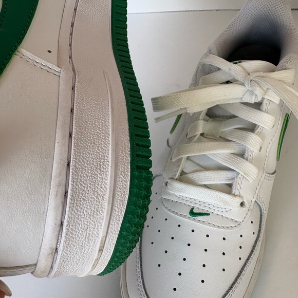 Nike Air Force 1 Low White Green Youth Size 4.5Y (FY5948-103) - Picture 11 of 11